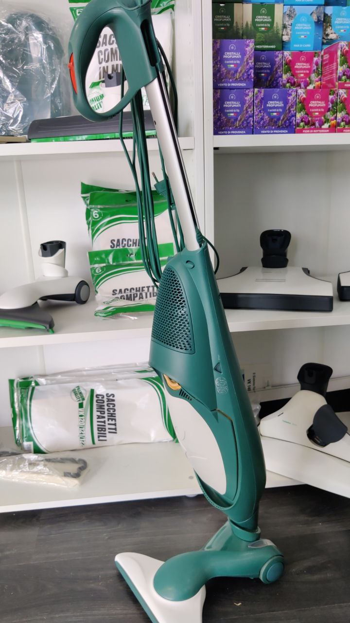 Aspirapolvere Folletto VK140 con filo